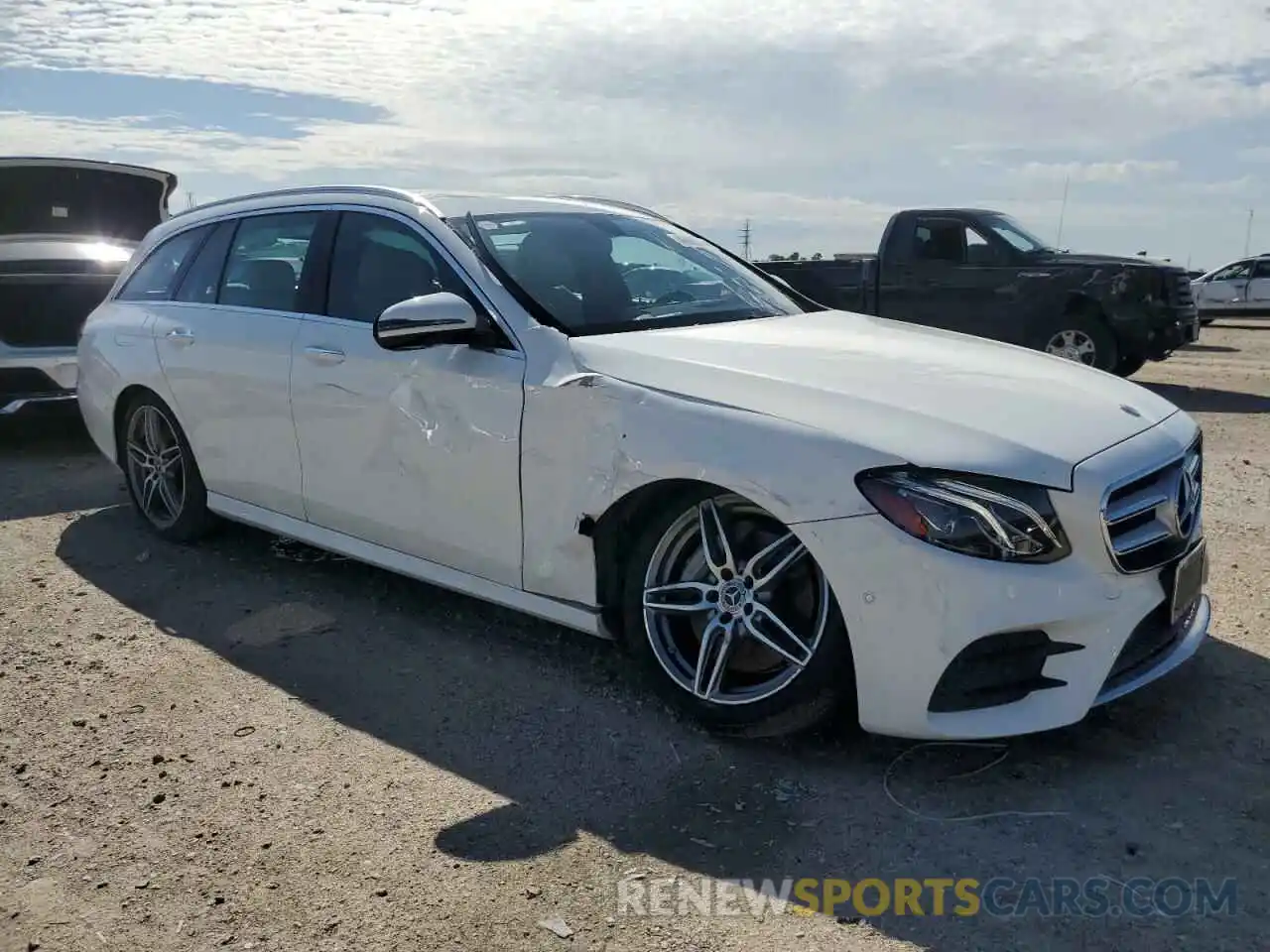 4 Photograph of a damaged car WDDZH6JB6KA624701 MERCEDES-BENZ E-CLASS 2019