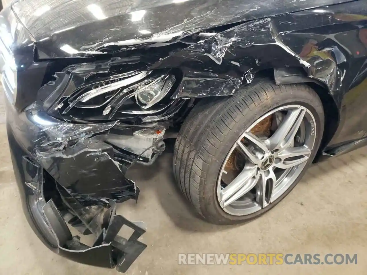 9 Photograph of a damaged car WDDZH6JB7KA630202 MERCEDES-BENZ E-CLASS 2019