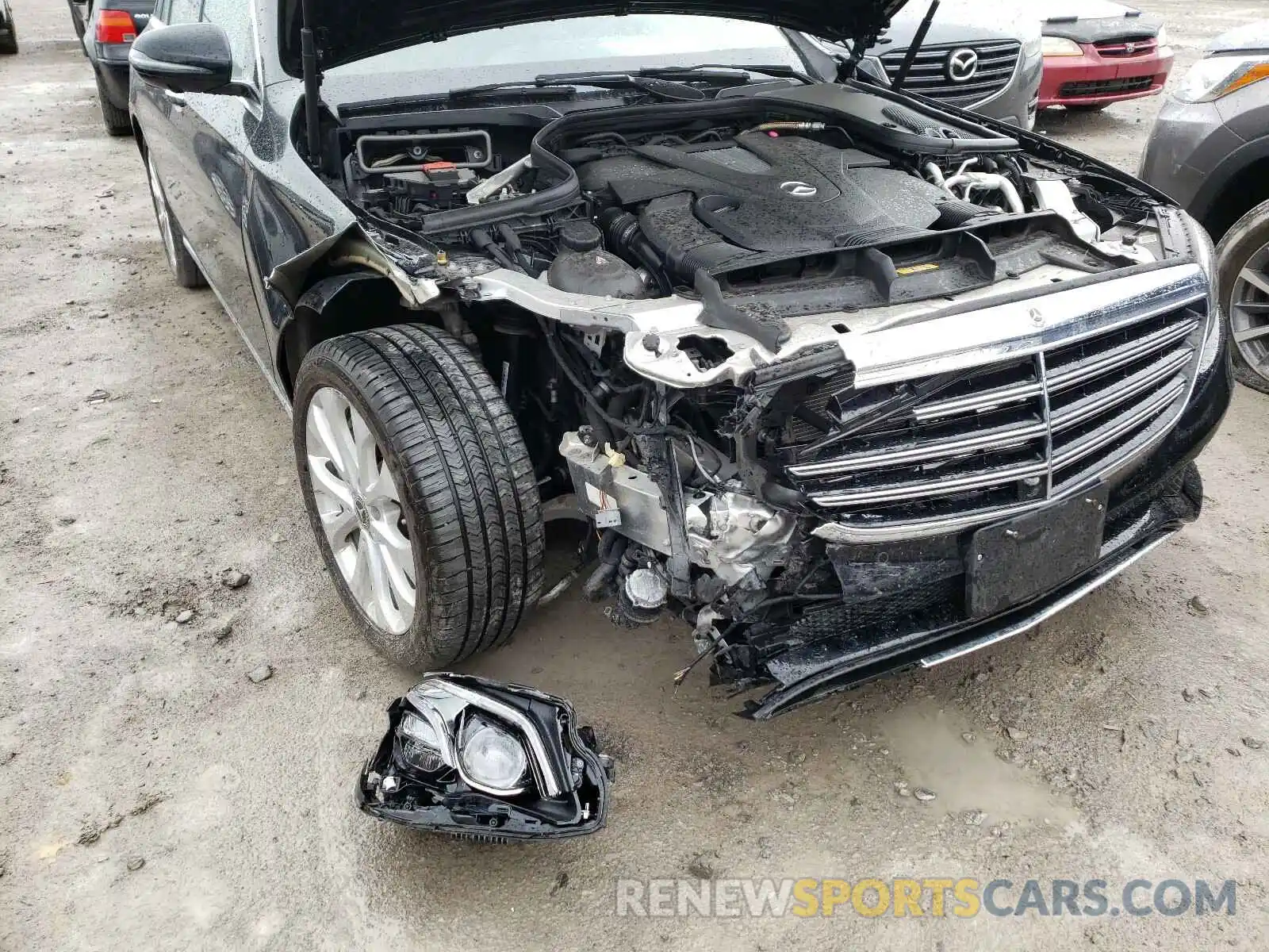 9 Photograph of a damaged car WDDZH6JB7KA666553 MERCEDES-BENZ E CLASS 2019