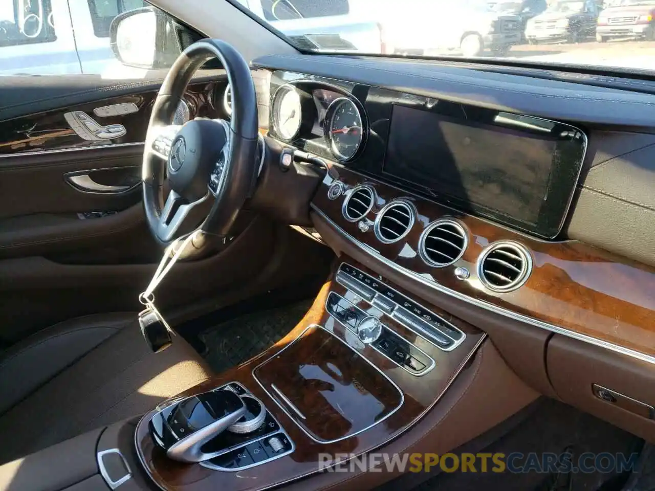 9 Photograph of a damaged car WDDZH6JB8KA508271 MERCEDES-BENZ E-CLASS 2019