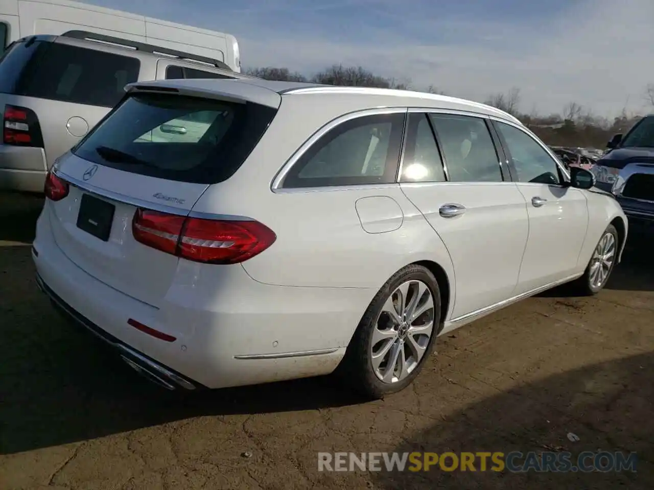 4 Photograph of a damaged car WDDZH6JB8KA519612 MERCEDES-BENZ E-CLASS 2019