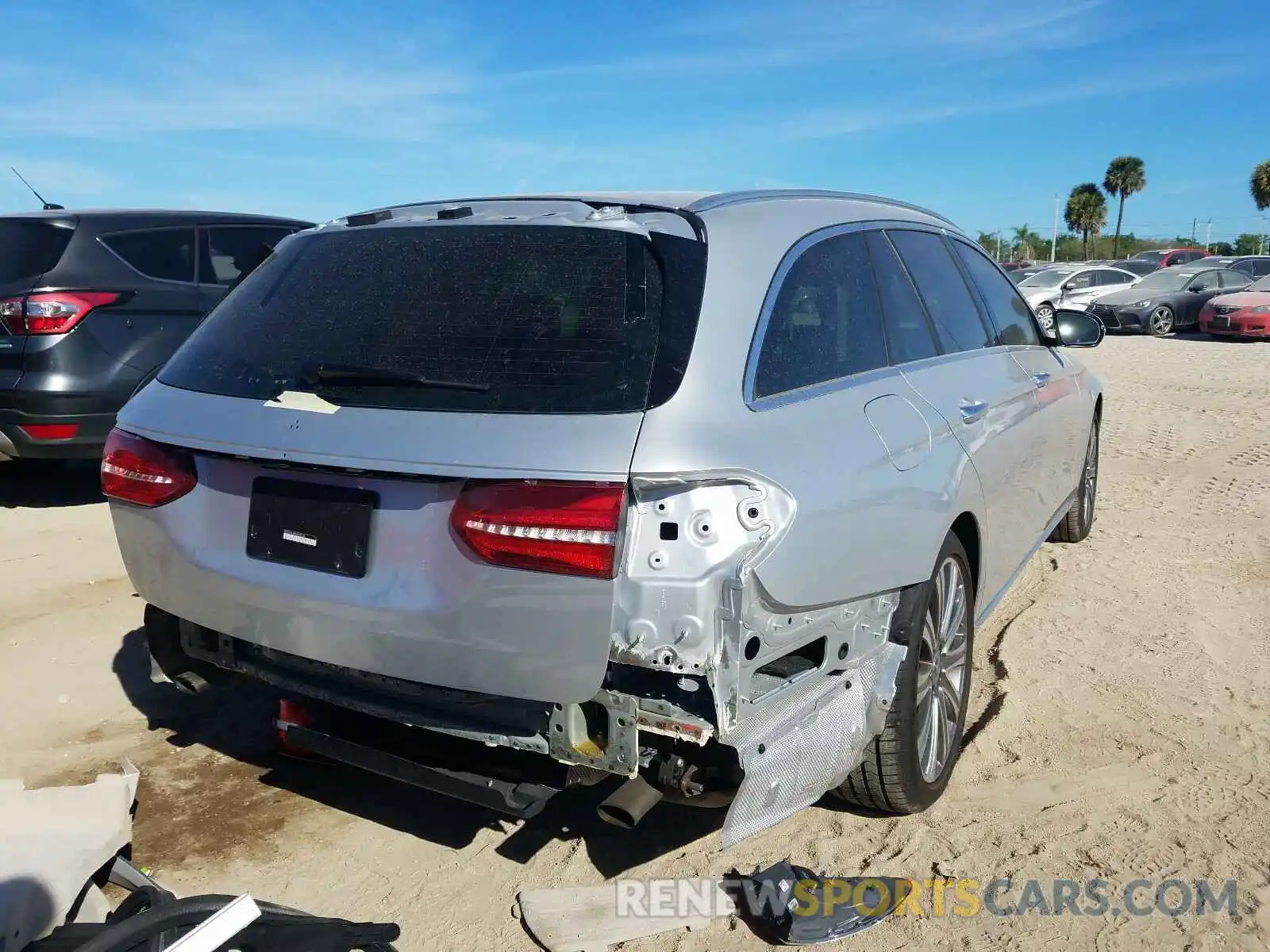 4 Photograph of a damaged car WDDZH6JB8KA539536 MERCEDES-BENZ E CLASS 2019