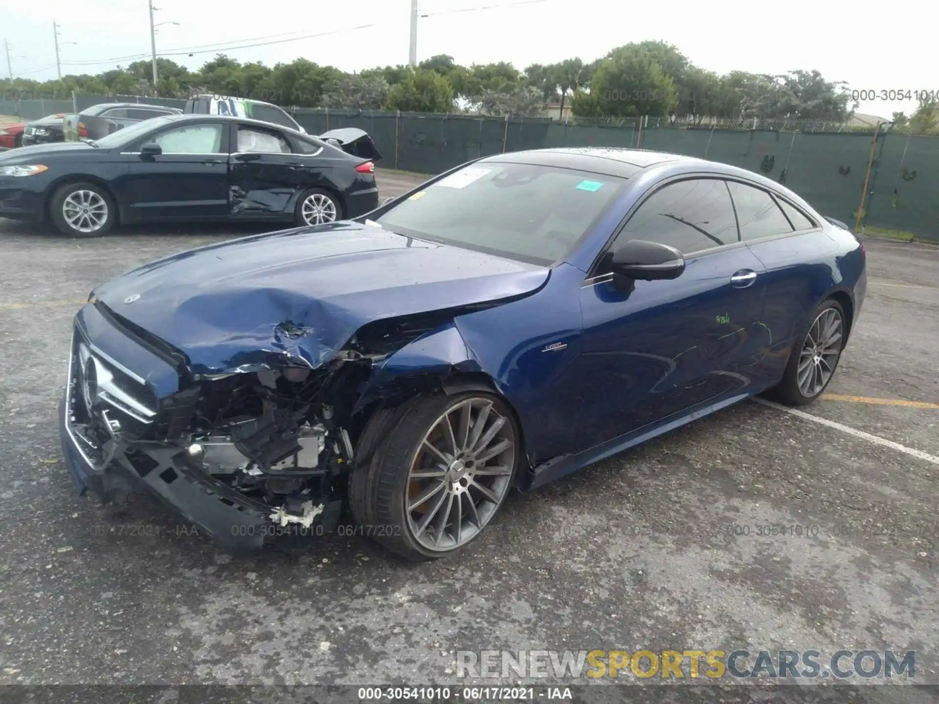 2 Photograph of a damaged car W1K1J6BB2LF141842 MERCEDES-BENZ E-CLASS 2020