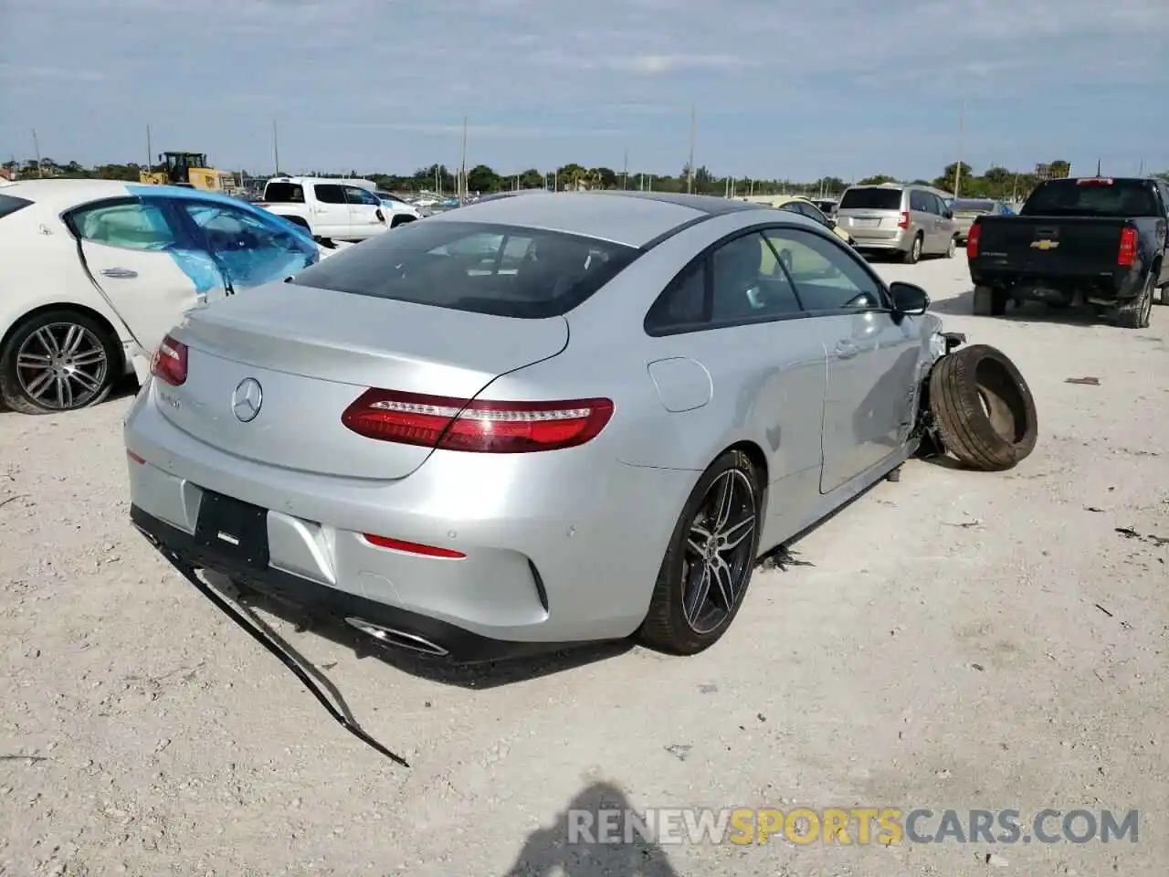 4 Photograph of a damaged car W1K1J6HB0LF136209 MERCEDES-BENZ E-CLASS 2020