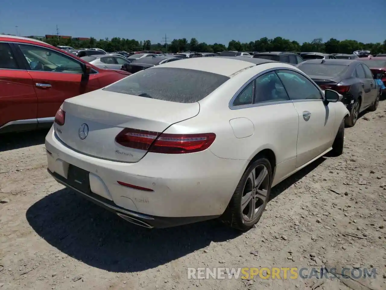 4 Photograph of a damaged car W1K1J6JB3LF133461 MERCEDES-BENZ E-CLASS 2020