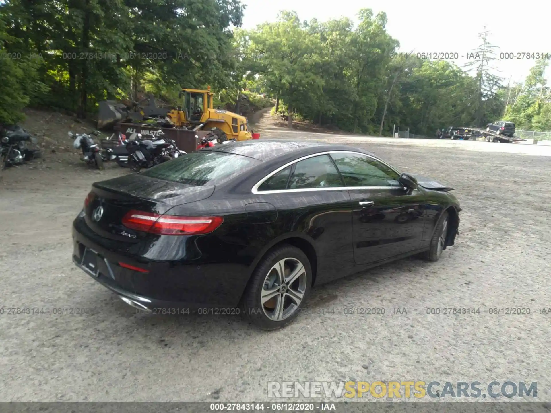 4 Photograph of a damaged car W1K1J6JB3LF137736 MERCEDES-BENZ E-CLASS 2020