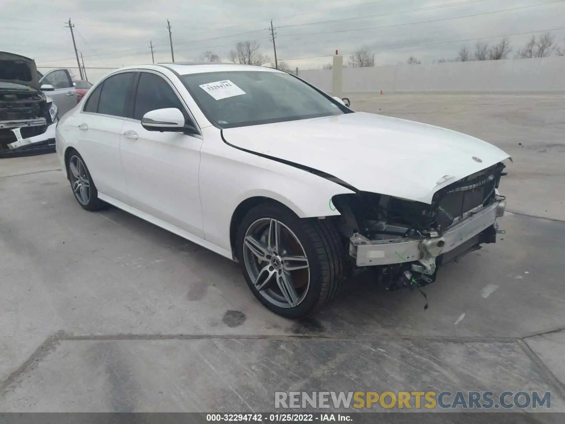 1 Photograph of a damaged car W1KZF6JB1LA821542 MERCEDES-BENZ E-CLASS 2020