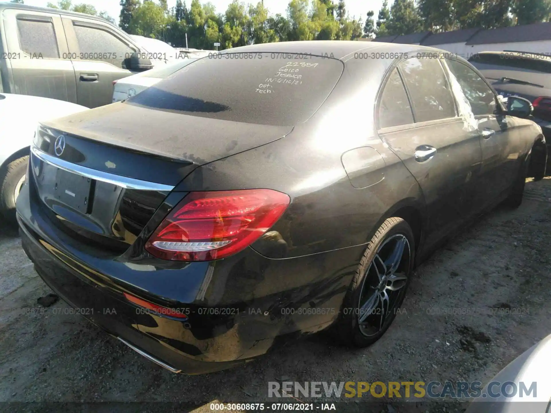 4 Photograph of a damaged car W1KZF8DB0LA822852 MERCEDES-BENZ E-CLASS 2020