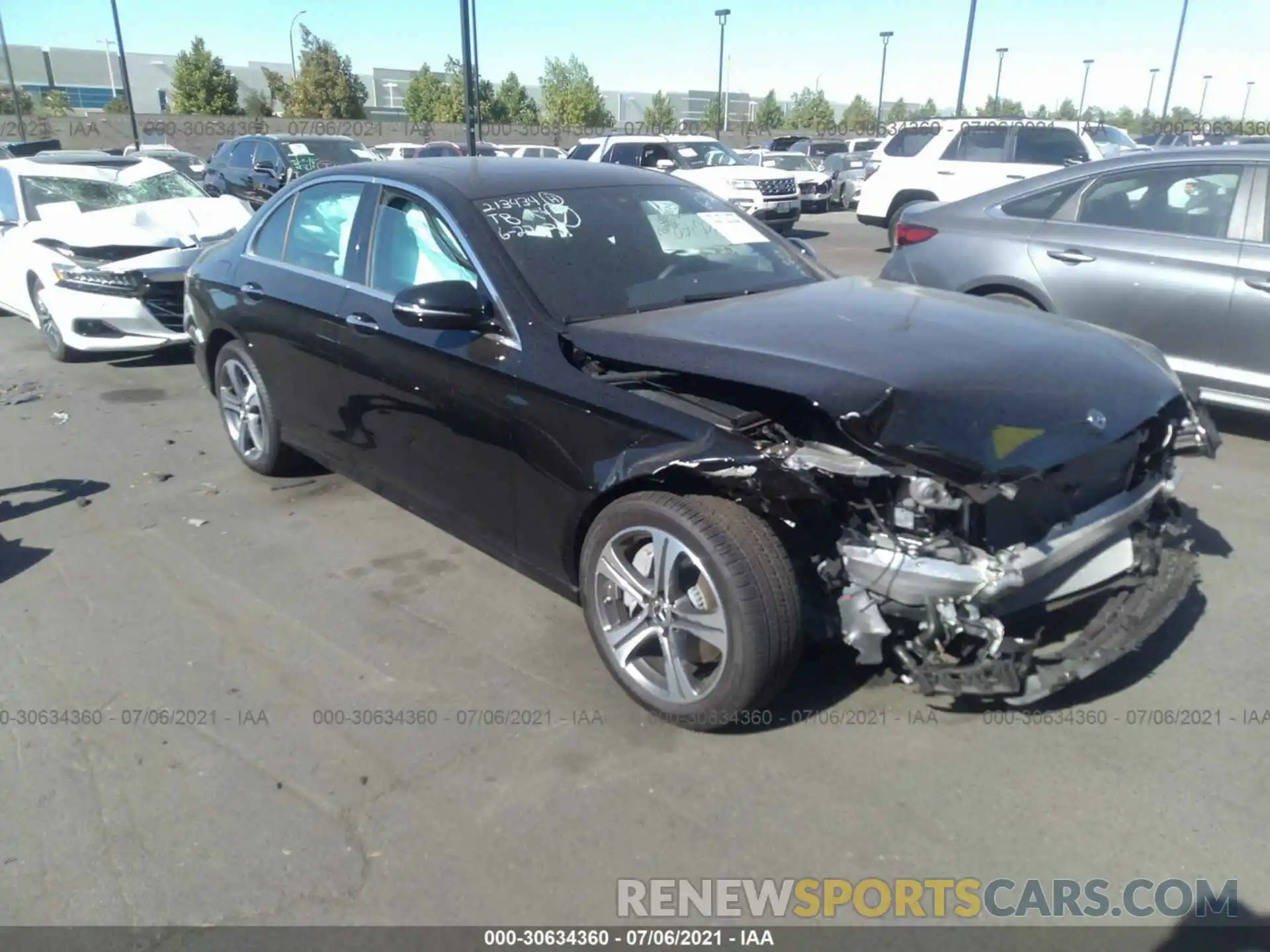 1 Photograph of a damaged car W1KZF8DB1LA836534 MERCEDES-BENZ E-CLASS 2020