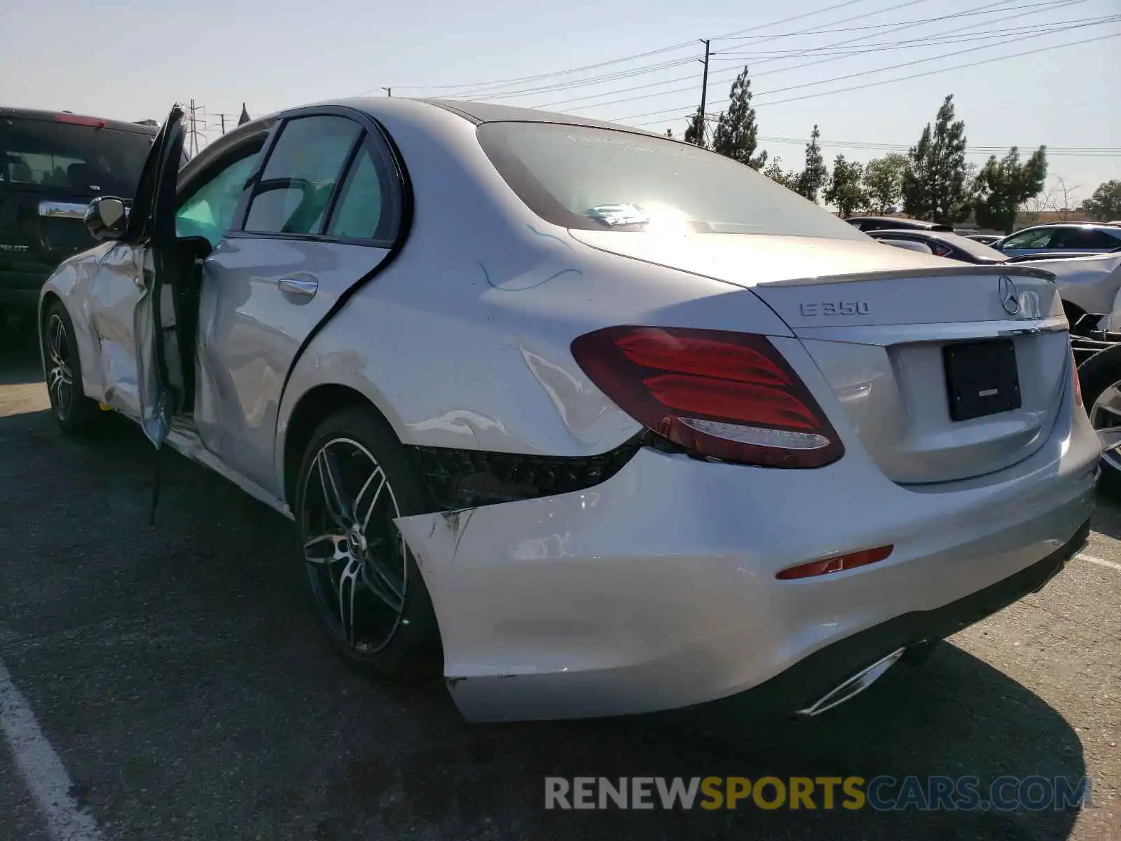 3 Photograph of a damaged car W1KZF8DB2LA843878 MERCEDES-BENZ E CLASS 2020