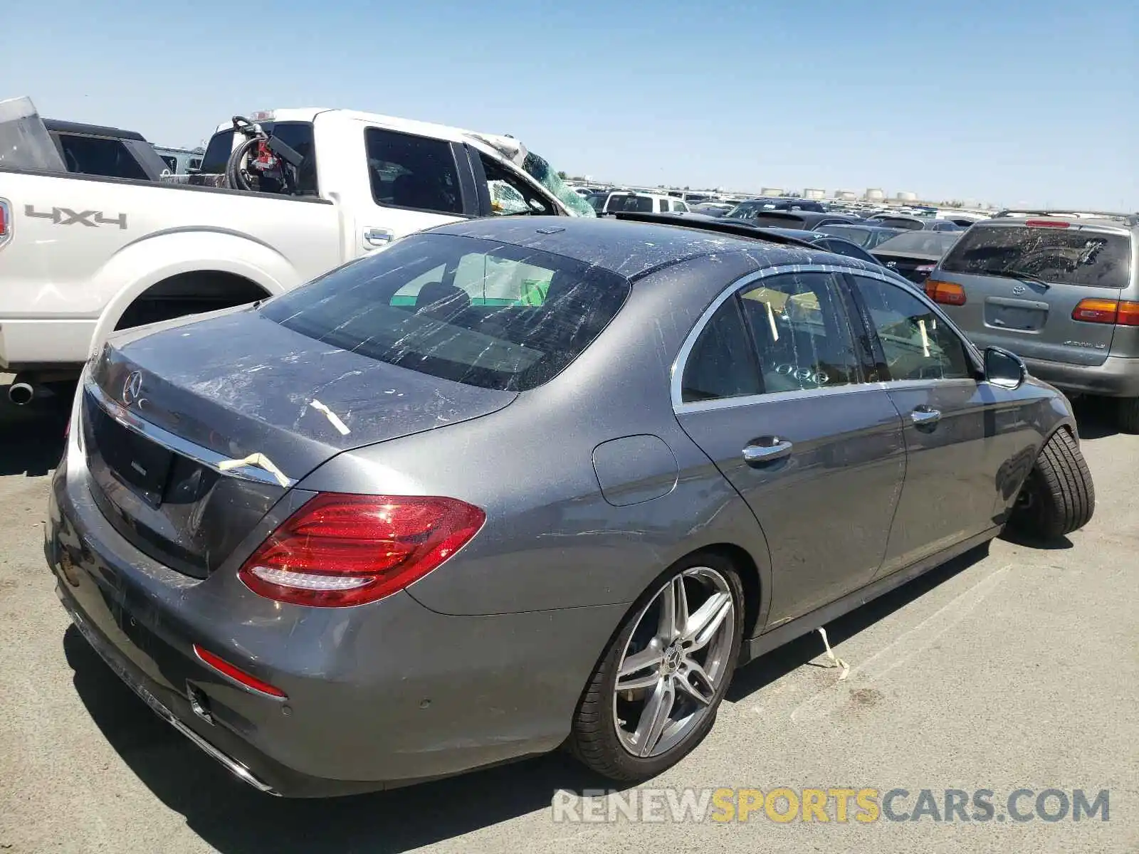 4 Photograph of a damaged car W1KZF8DB4LA804631 MERCEDES-BENZ E-CLASS 2020