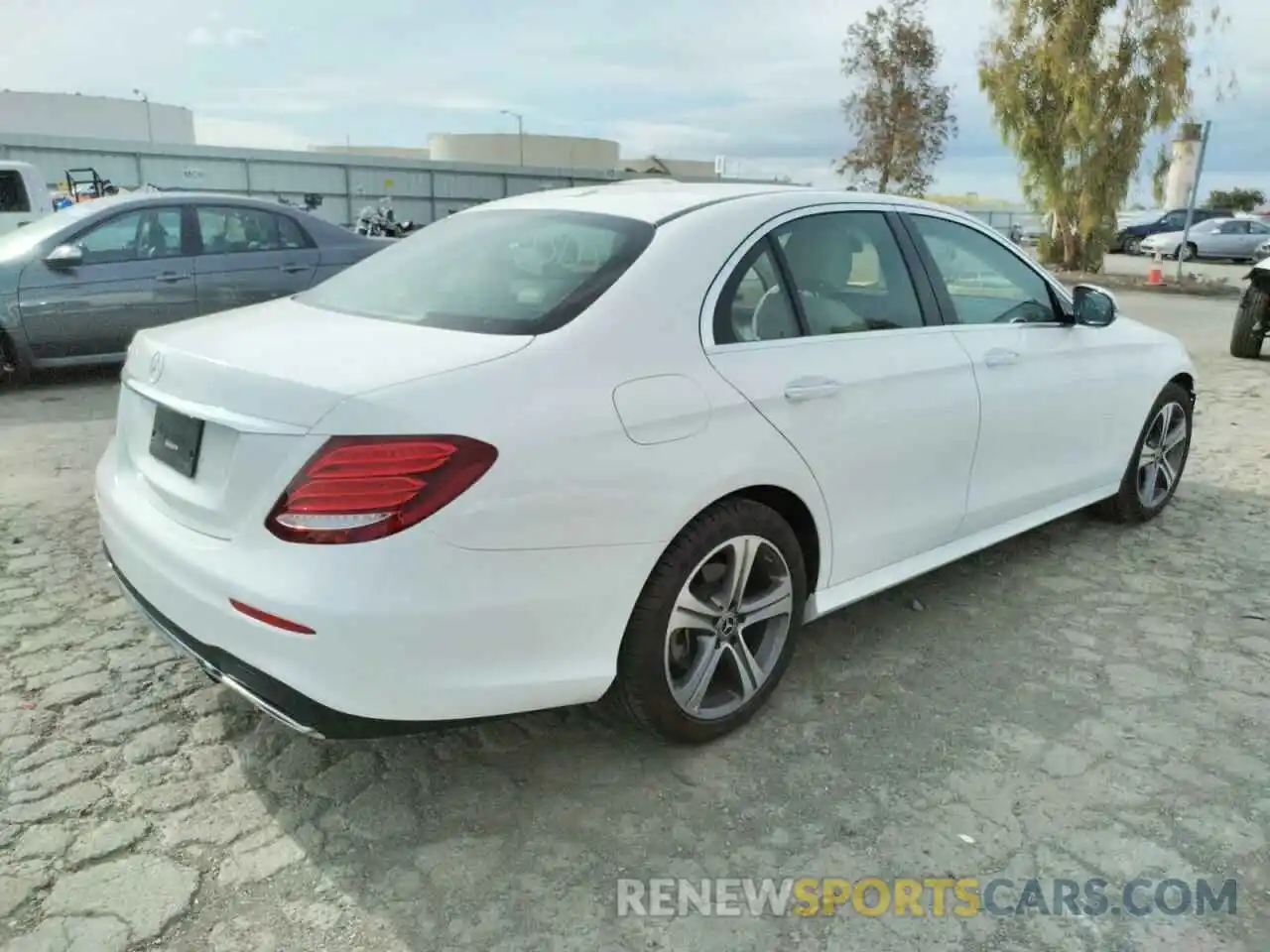 4 Photograph of a damaged car W1KZF8DB5LA764544 MERCEDES-BENZ E-CLASS 2020