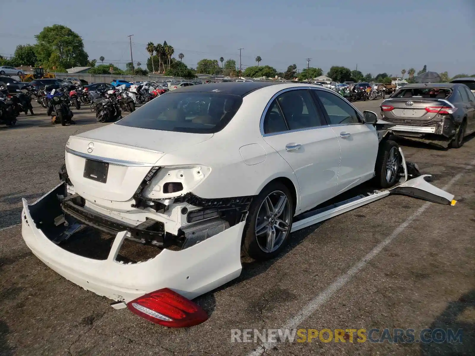 4 Photograph of a damaged car W1KZF8DB6LA805747 MERCEDES-BENZ E-CLASS 2020