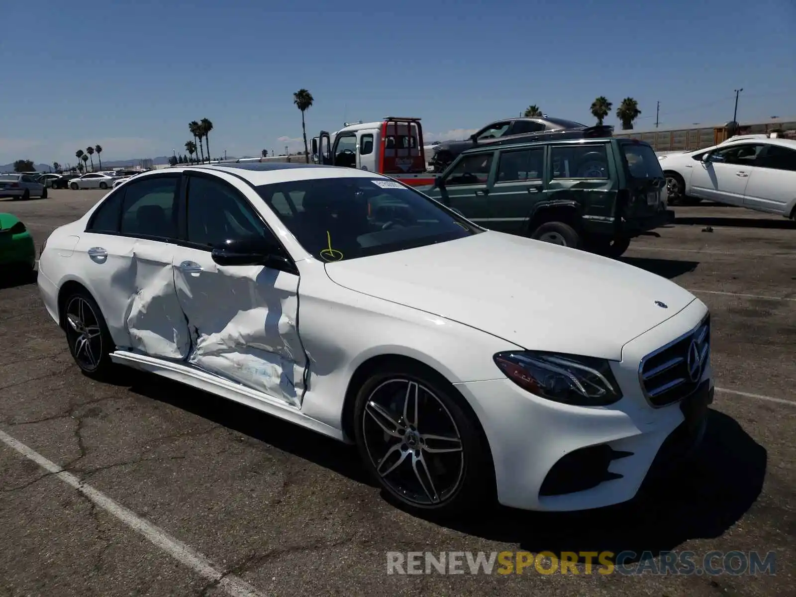 1 Photograph of a damaged car W1KZF8DB7LA802095 MERCEDES-BENZ E-CLASS 2020