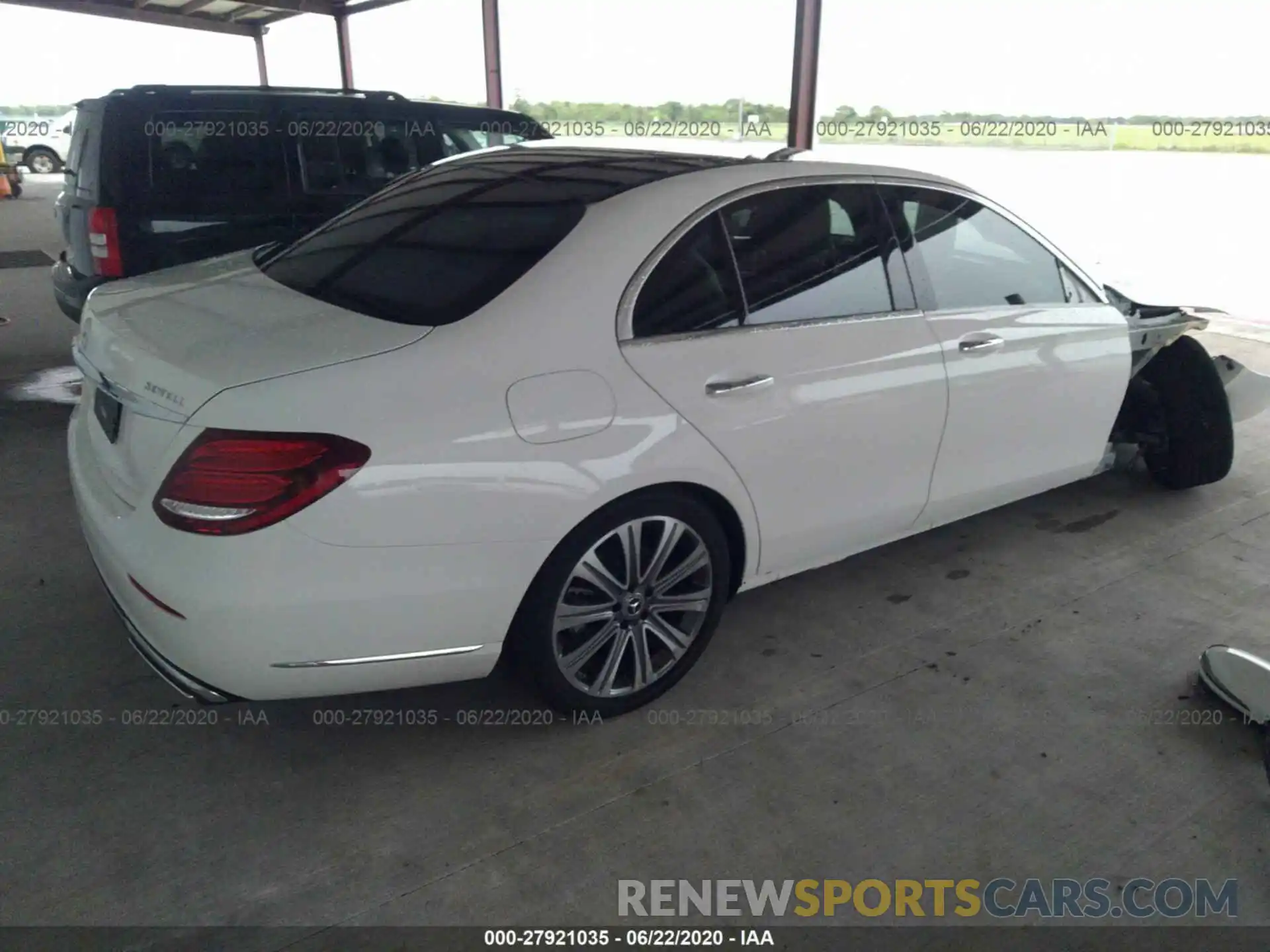 4 Photograph of a damaged car W1KZF8DB9LA769097 MERCEDES-BENZ E-CLASS 2020