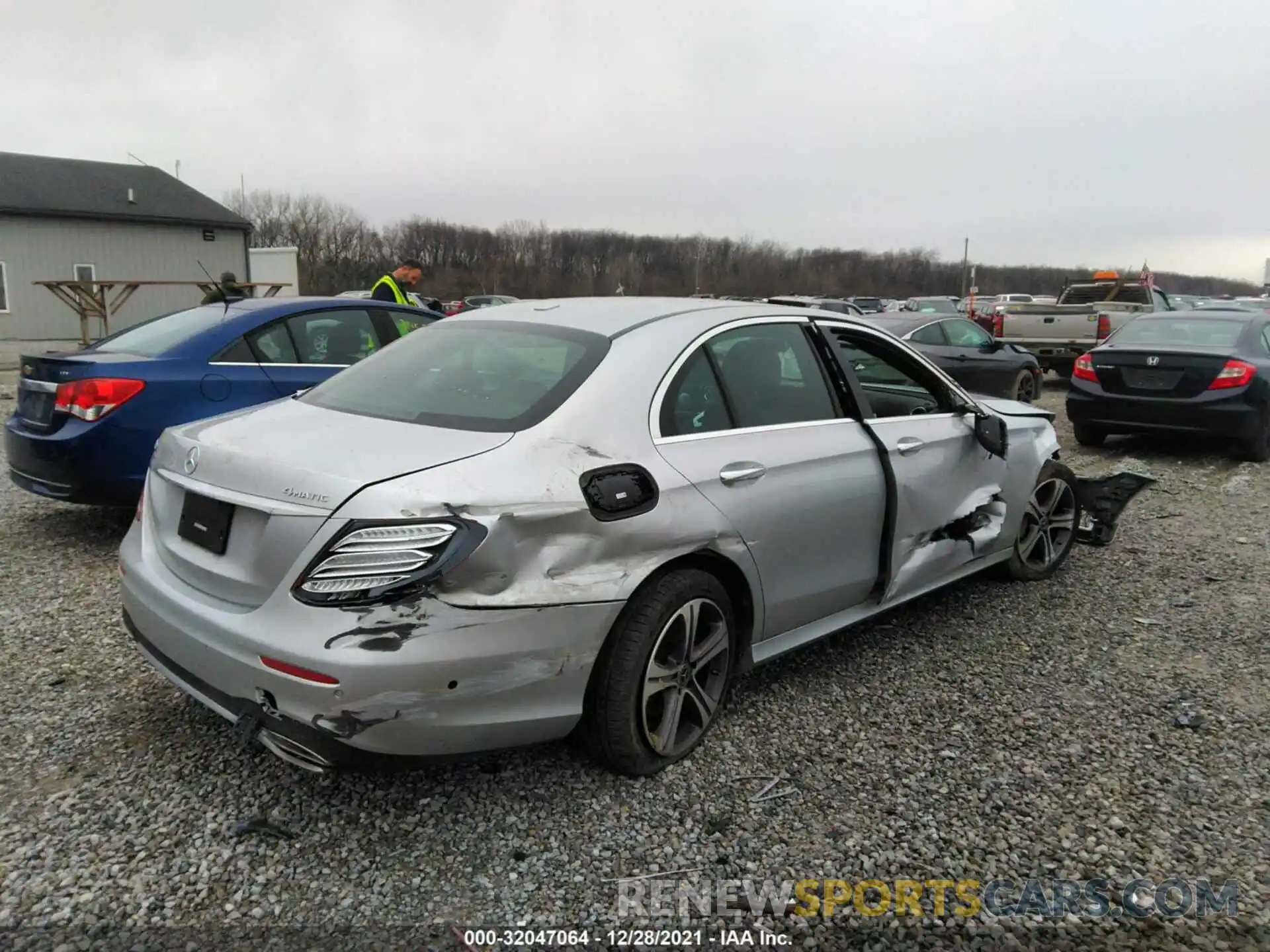 4 Photograph of a damaged car W1KZF8EB4LA808726 MERCEDES-BENZ E-CLASS 2020