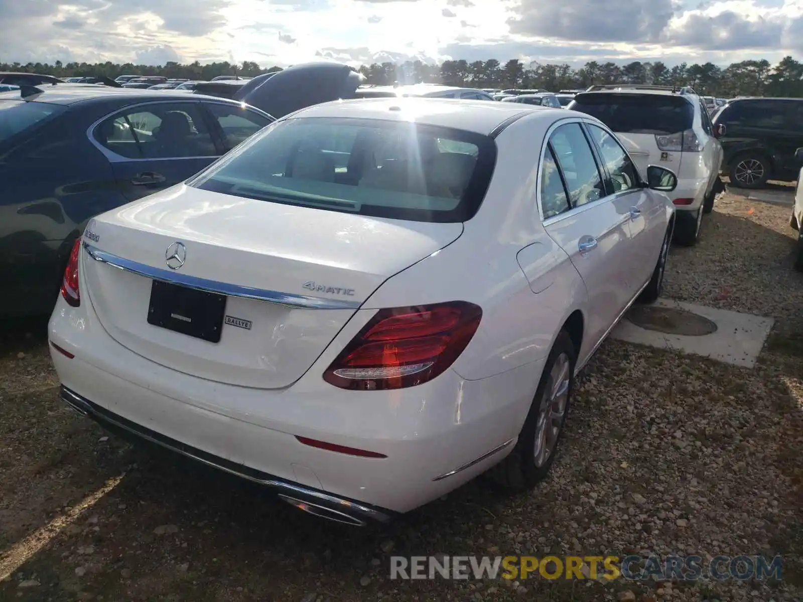 4 Photograph of a damaged car W1KZF8EB4LA822190 MERCEDES-BENZ E-CLASS 2020