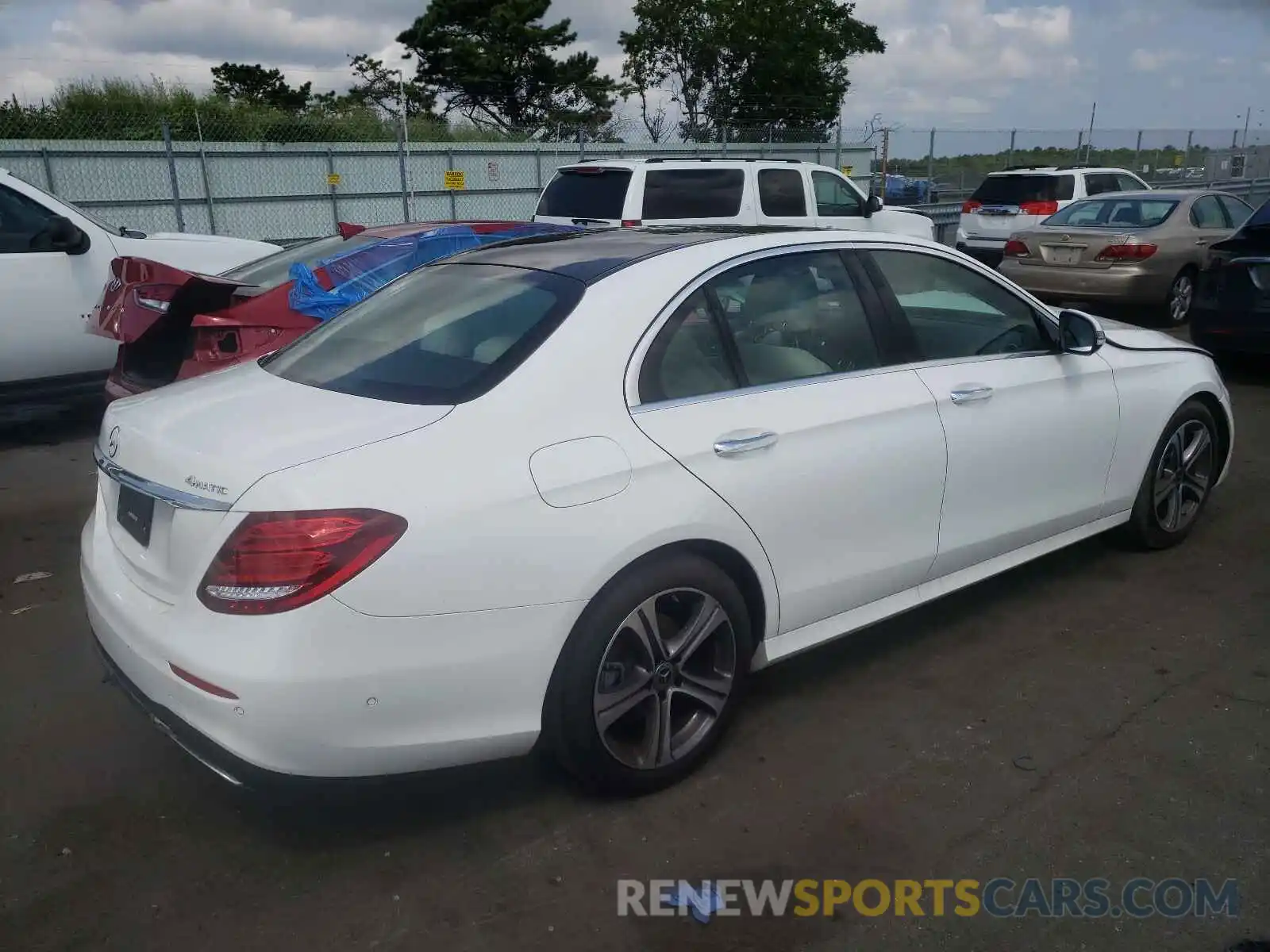 4 Photograph of a damaged car W1KZF8EB6LA807612 MERCEDES-BENZ E-CLASS 2020