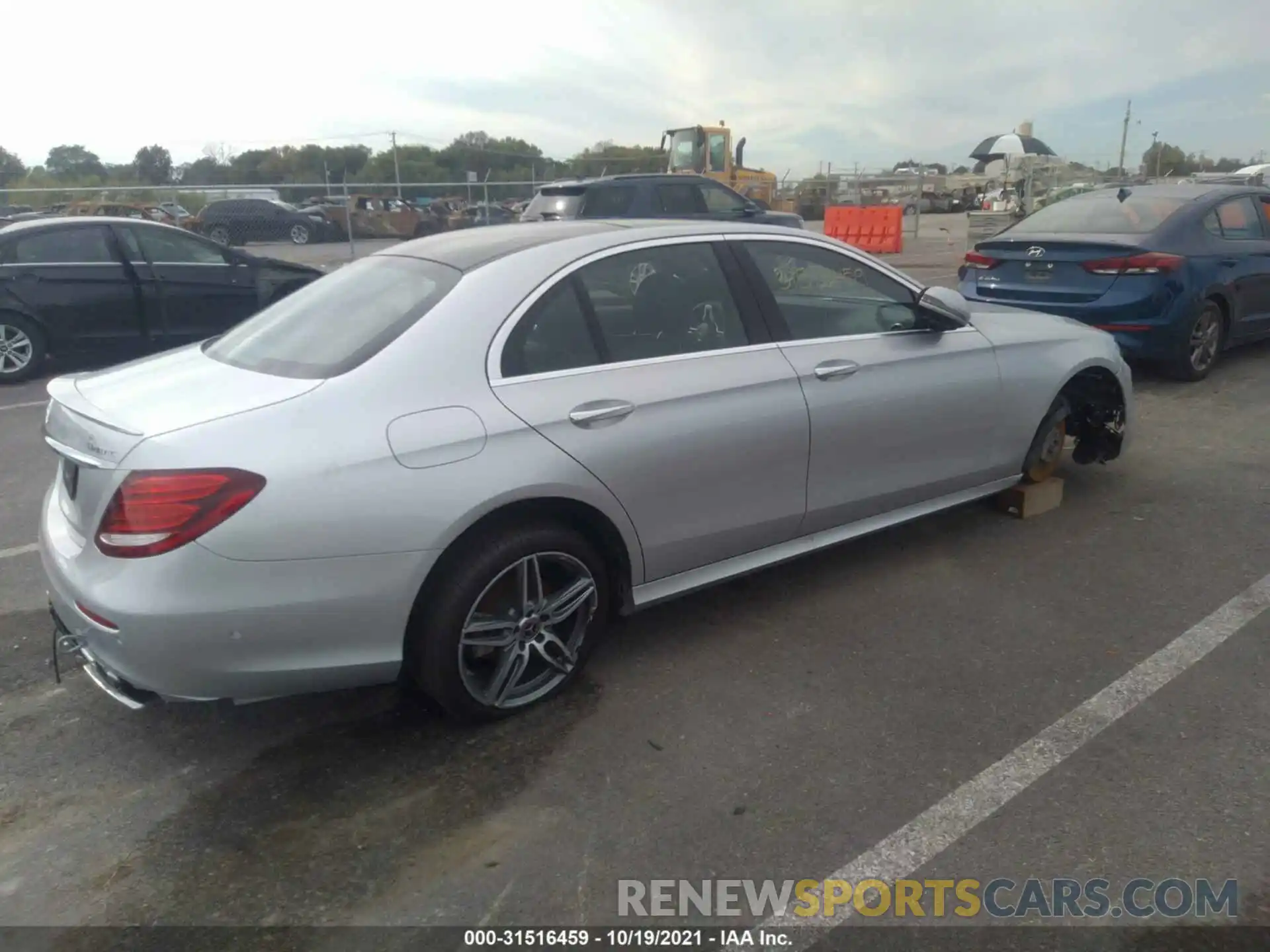 4 Photograph of a damaged car W1KZF8EB8LA822967 MERCEDES-BENZ E-CLASS 2020