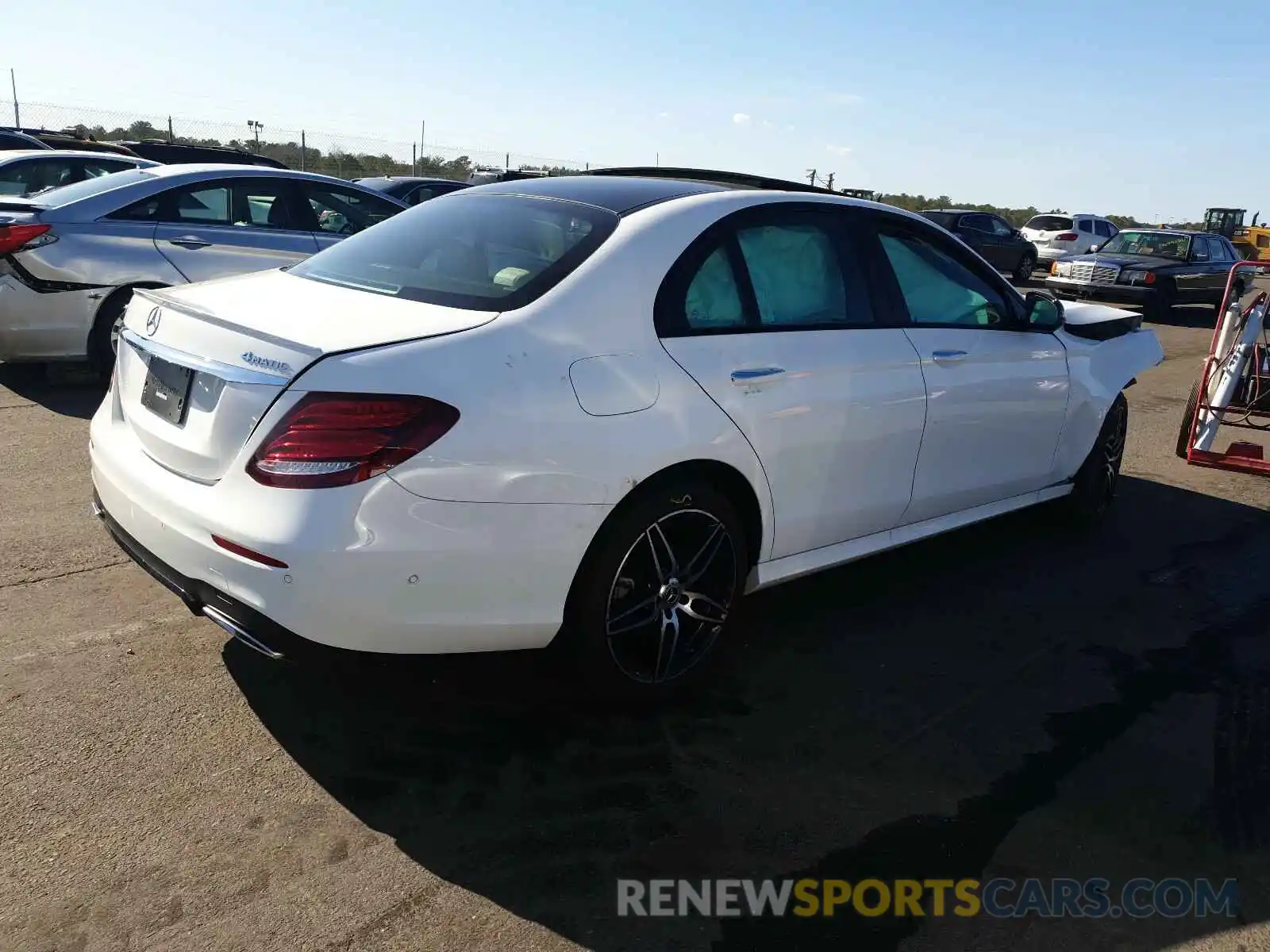 4 Photograph of a damaged car W1KZF8EB8LA834035 MERCEDES-BENZ E CLASS 2020