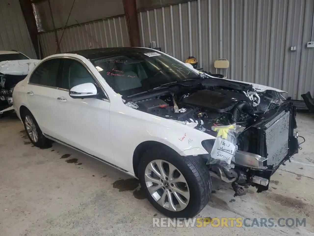 1 Photograph of a damaged car W1KZF8EBXLA832304 MERCEDES-BENZ E-CLASS 2020