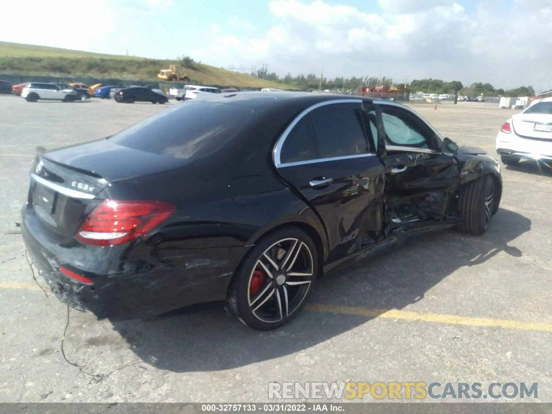 4 Photograph of a damaged car W1KZF8KB2LA761412 MERCEDES-BENZ E-CLASS 2020