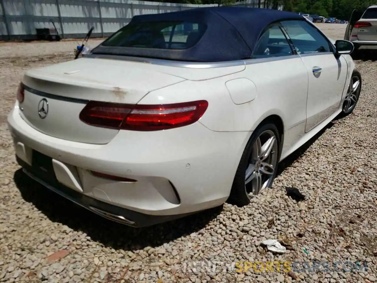 4 Photograph of a damaged car WDD1K6HB0LF125420 MERCEDES-BENZ E-CLASS 2020