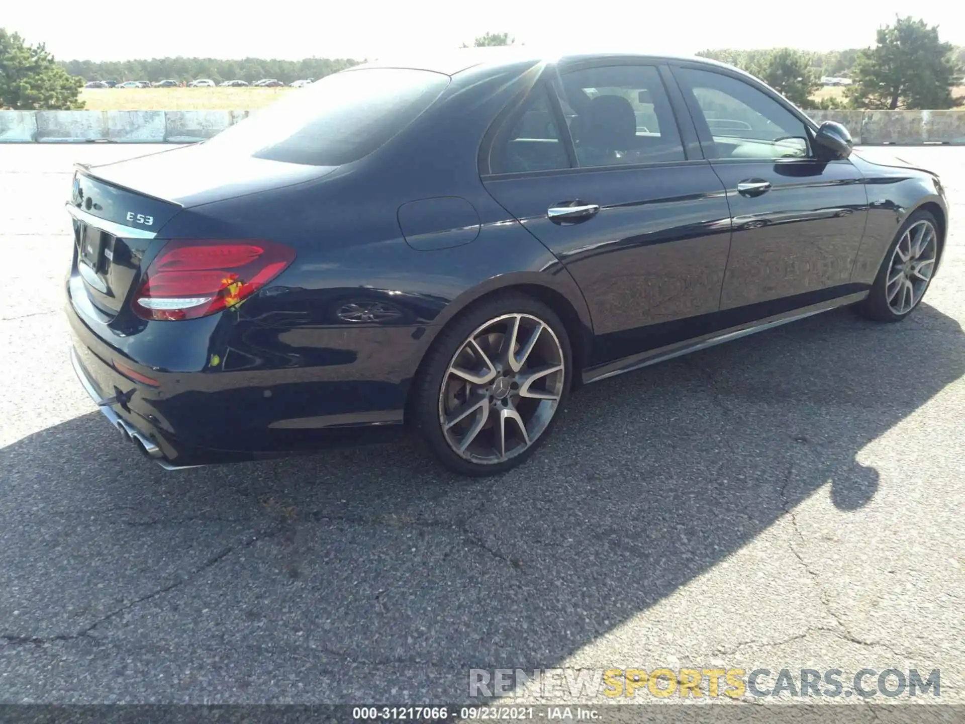 4 Photograph of a damaged car WDDZF6BB6LA714470 MERCEDES-BENZ E-CLASS 2020