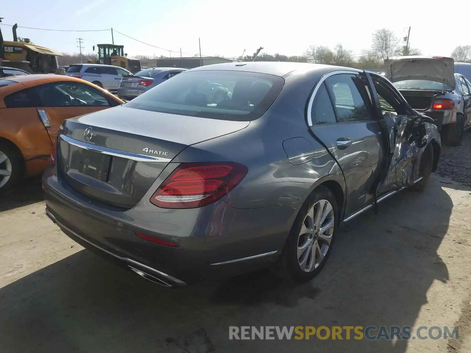 4 Photograph of a damaged car WDDZF6JB1LA707735 MERCEDES-BENZ E CLASS 2020