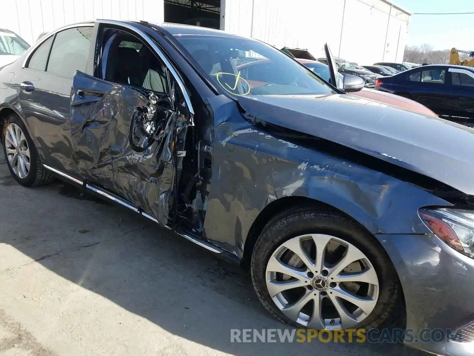 9 Photograph of a damaged car WDDZF6JB1LA707735 MERCEDES-BENZ E CLASS 2020