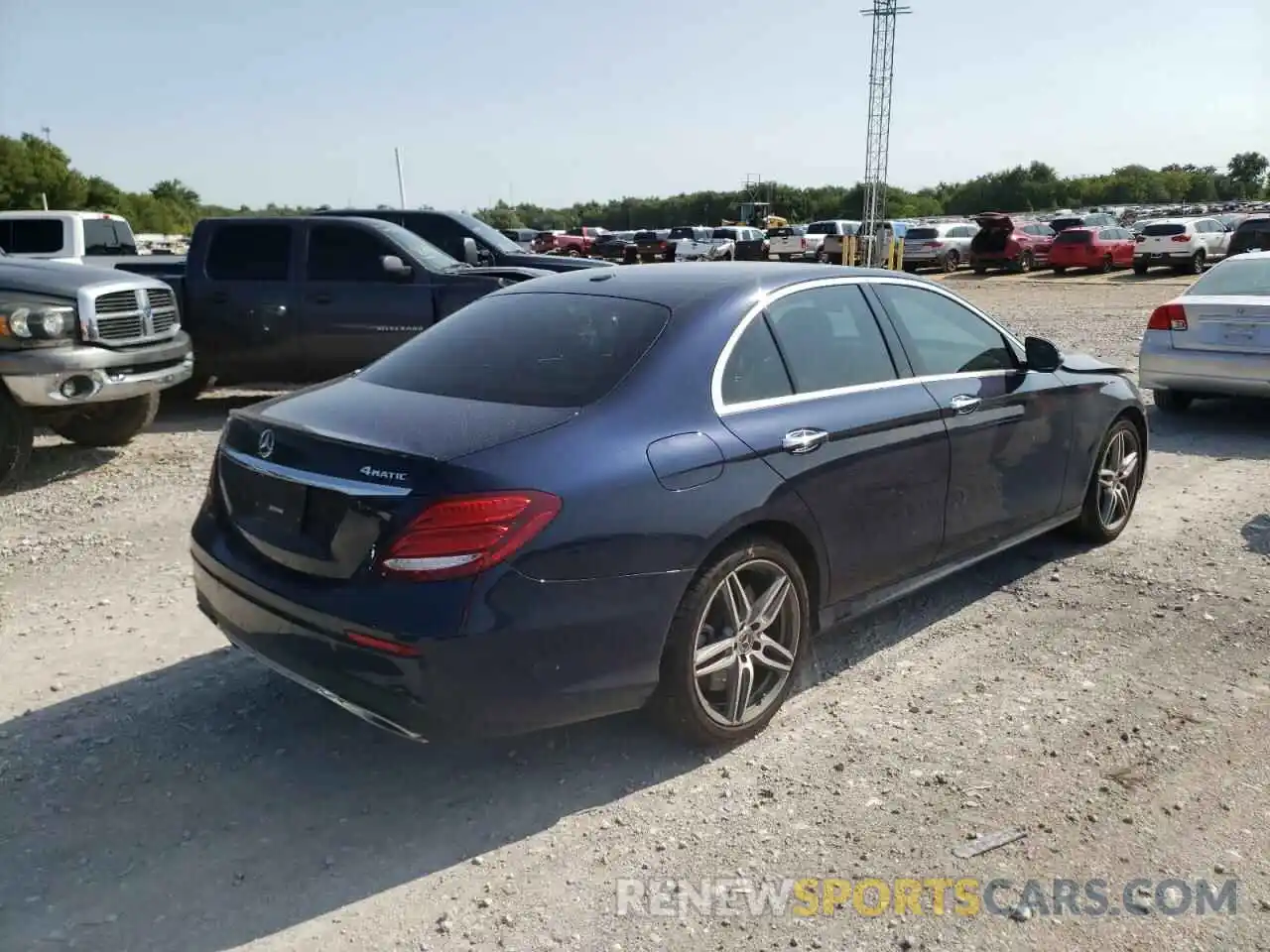 4 Photograph of a damaged car WDDZF6JB4LA702531 MERCEDES-BENZ E-CLASS 2020