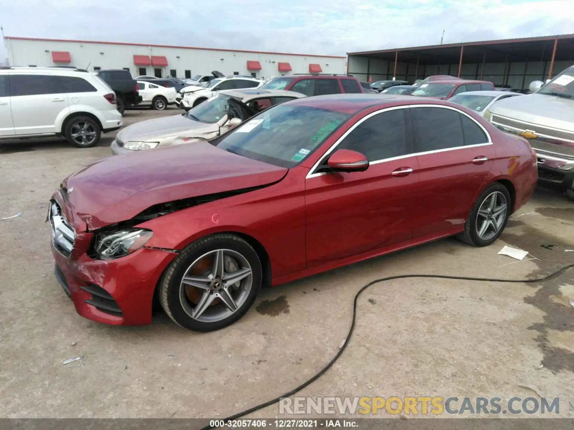 2 Photograph of a damaged car WDDZF6JB7LA706914 MERCEDES-BENZ E-CLASS 2020