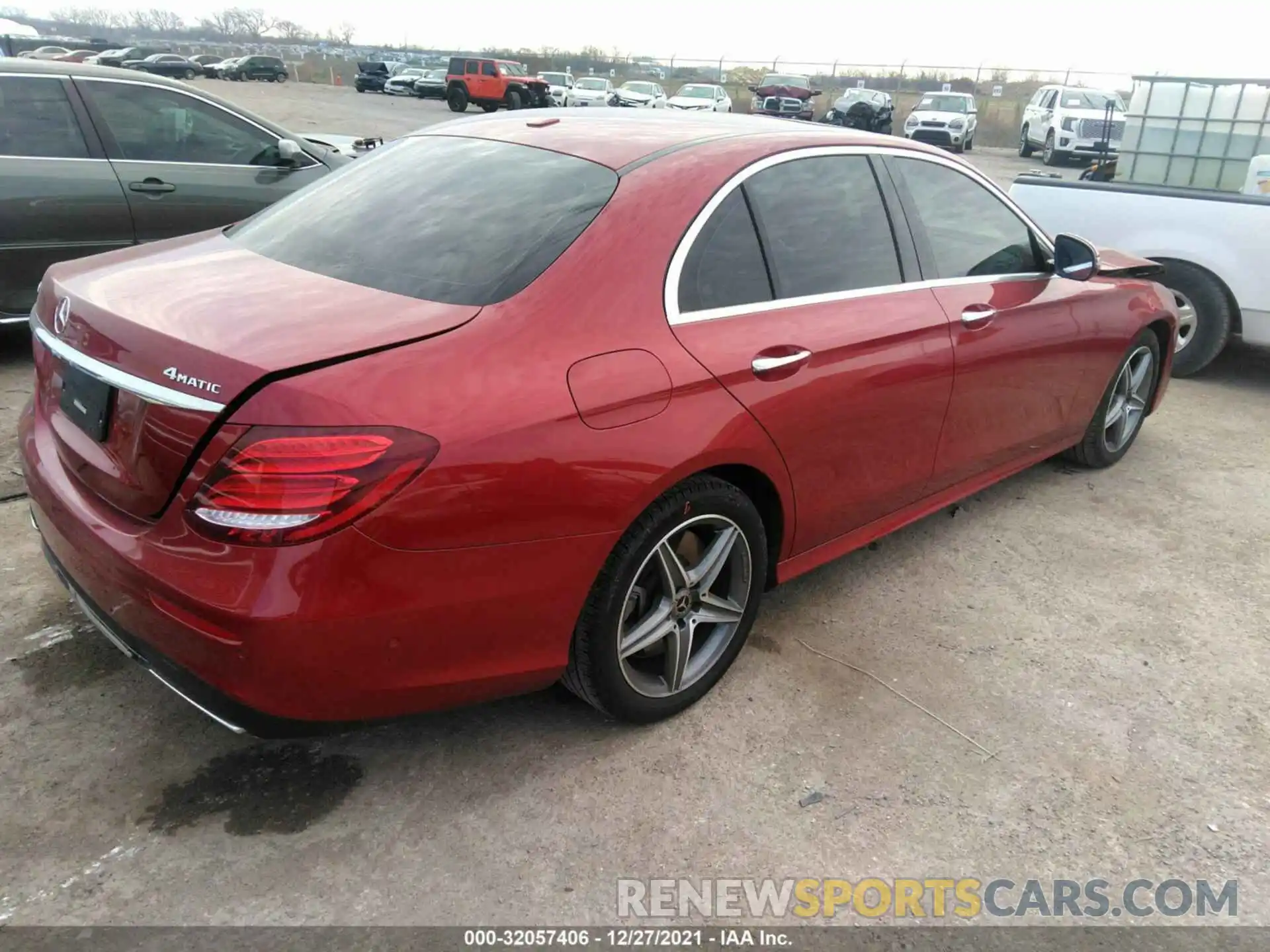 4 Photograph of a damaged car WDDZF6JB7LA706914 MERCEDES-BENZ E-CLASS 2020