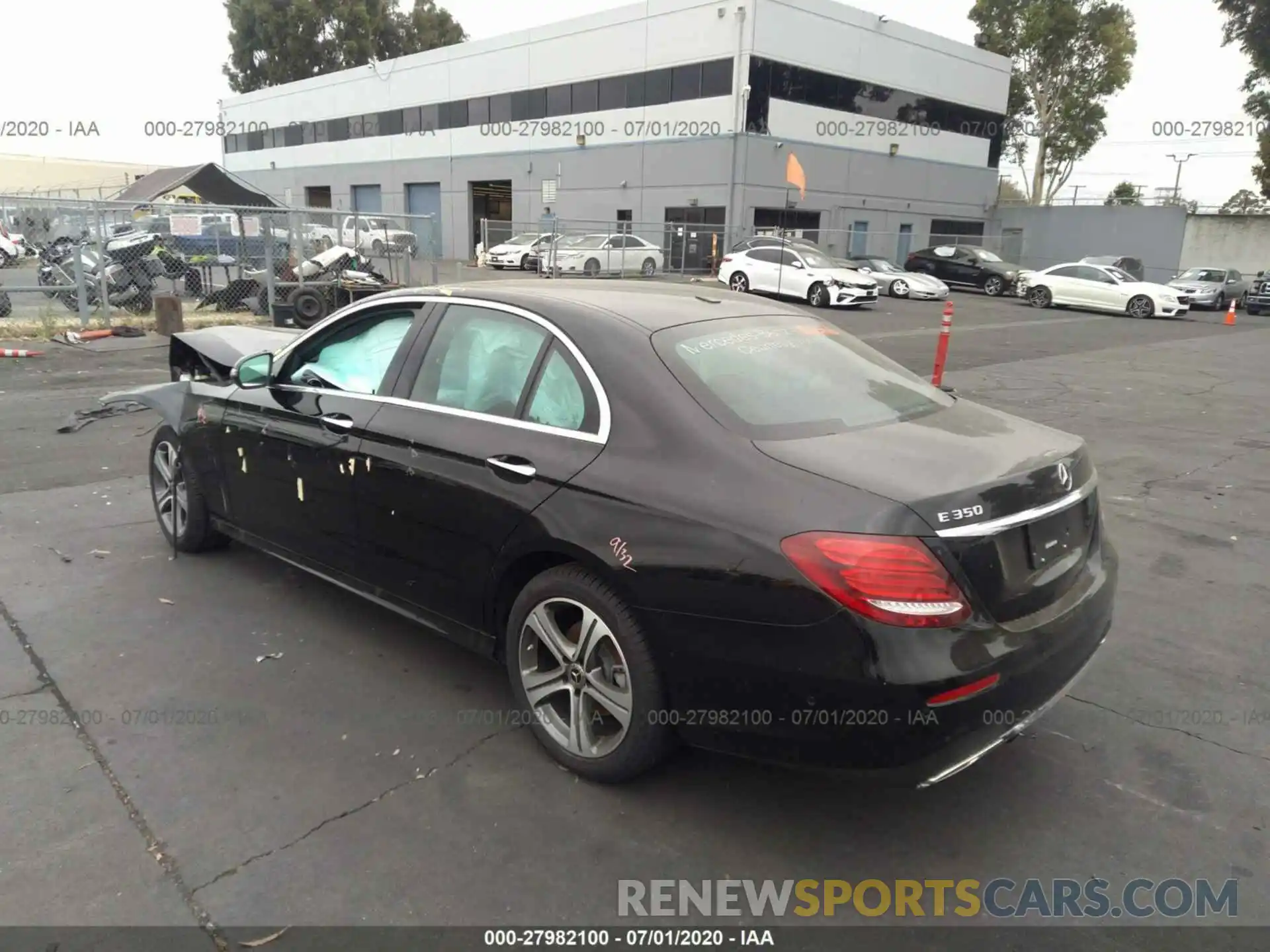 3 Photograph of a damaged car WDDZF8DB0LA701609 MERCEDES-BENZ E-CLASS 2020