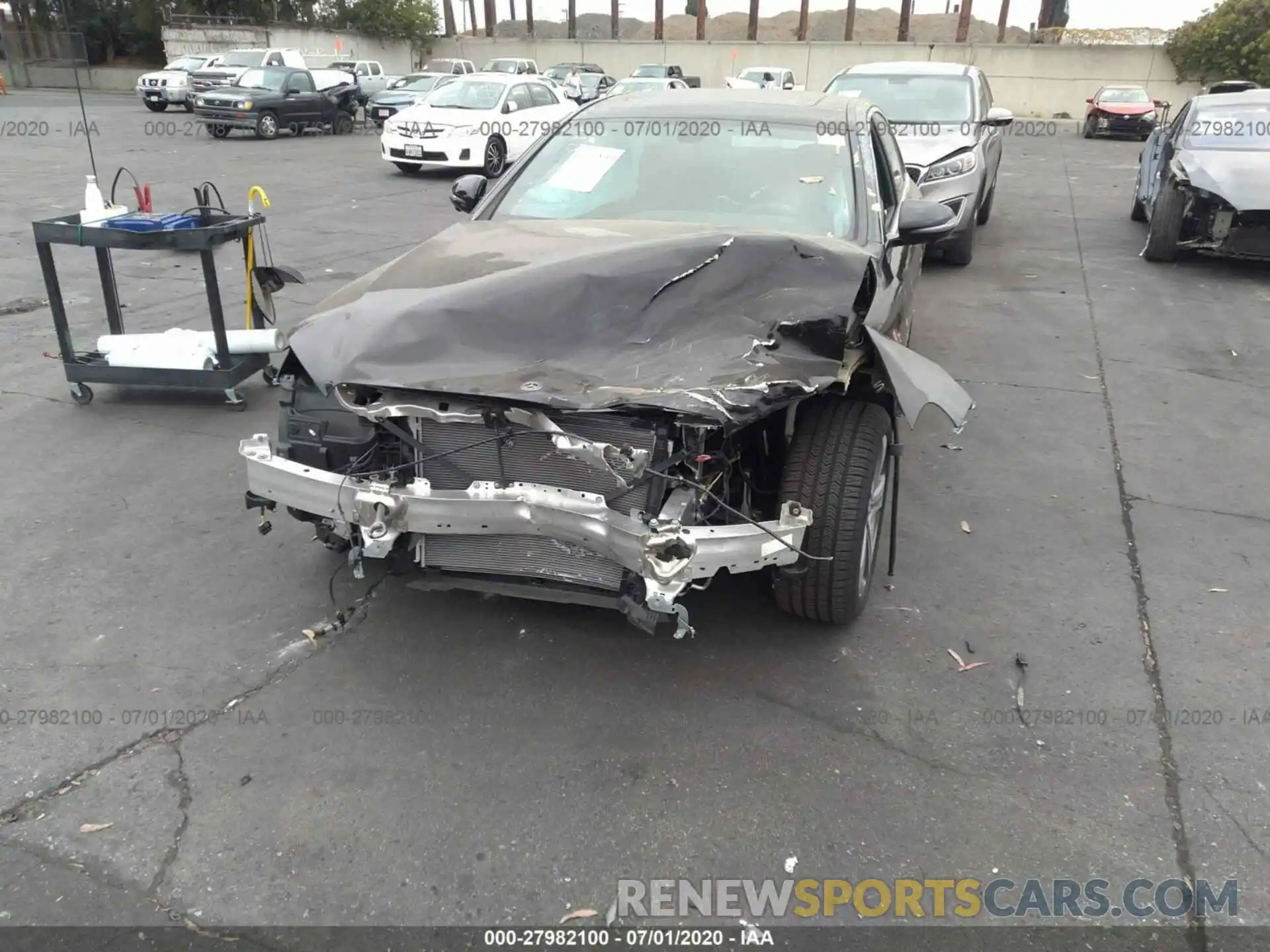 6 Photograph of a damaged car WDDZF8DB0LA701609 MERCEDES-BENZ E-CLASS 2020