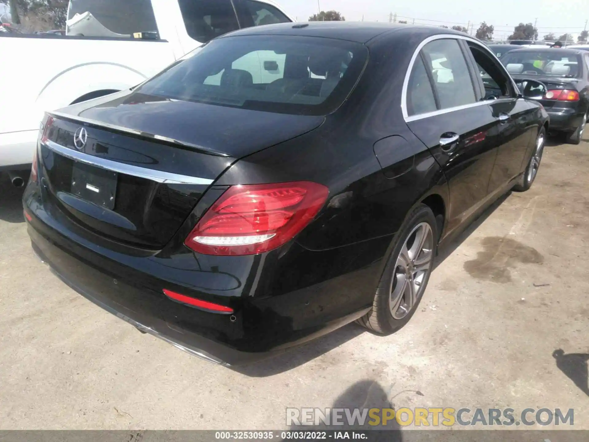 4 Photograph of a damaged car WDDZF8DB0LA707698 MERCEDES-BENZ E-CLASS 2020