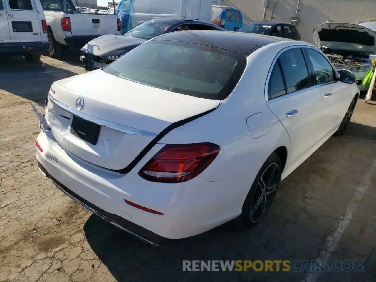 4 Photograph of a damaged car WDDZF8DB0LA721715 MERCEDES-BENZ E-CLASS 2020