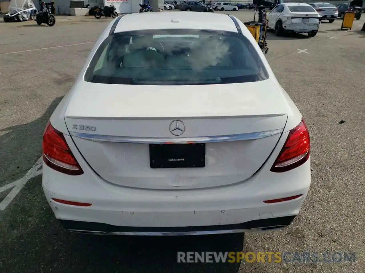 6 Photograph of a damaged car WDDZF8DB0LA727921 MERCEDES-BENZ E-CLASS 2020