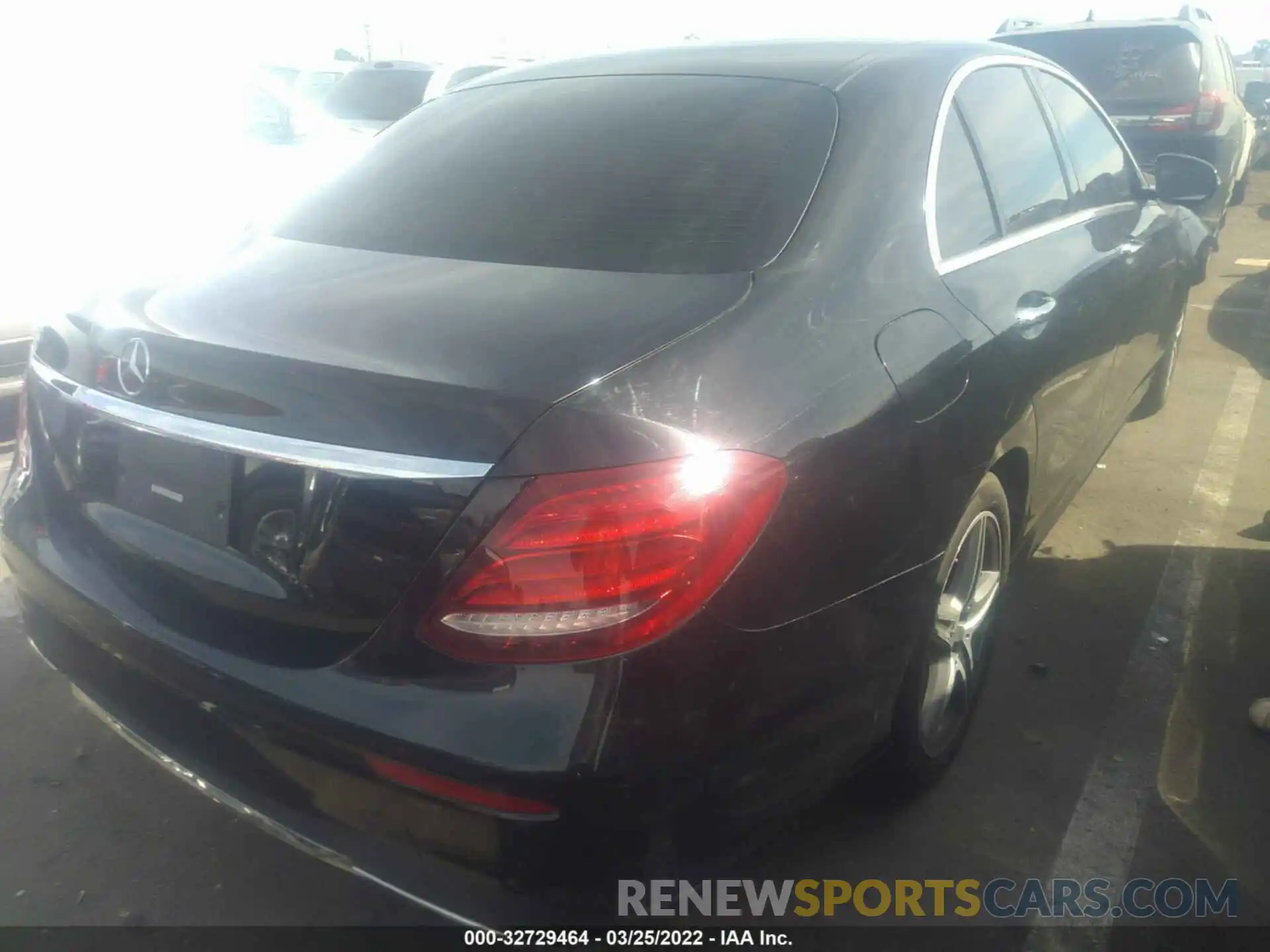 4 Photograph of a damaged car WDDZF8DB0LA732035 MERCEDES-BENZ E-CLASS 2020