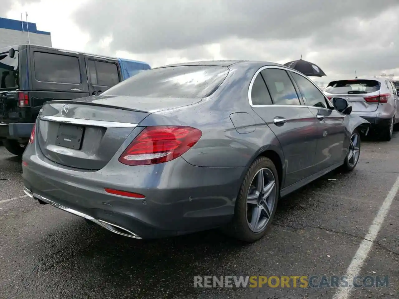 4 Photograph of a damaged car WDDZF8DB0LA732617 MERCEDES-BENZ E-CLASS 2020