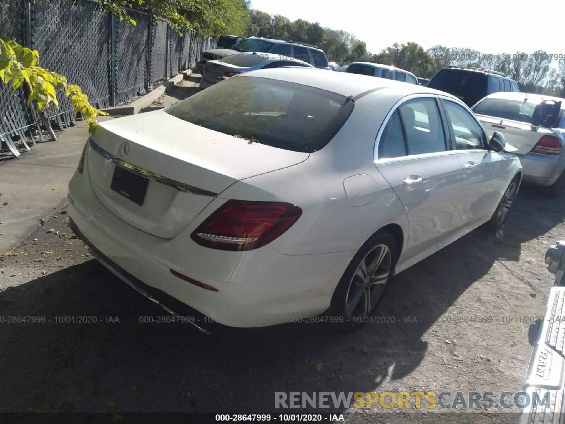 4 Photograph of a damaged car WDDZF8DB0LA734562 MERCEDES-BENZ E-CLASS 2020