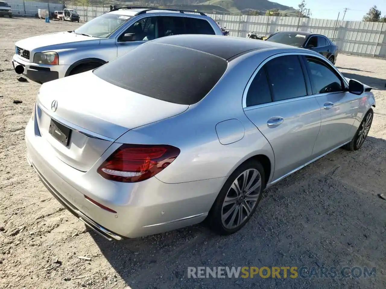 4 Photograph of a damaged car WDDZF8DB0LA734903 MERCEDES-BENZ E-CLASS 2020