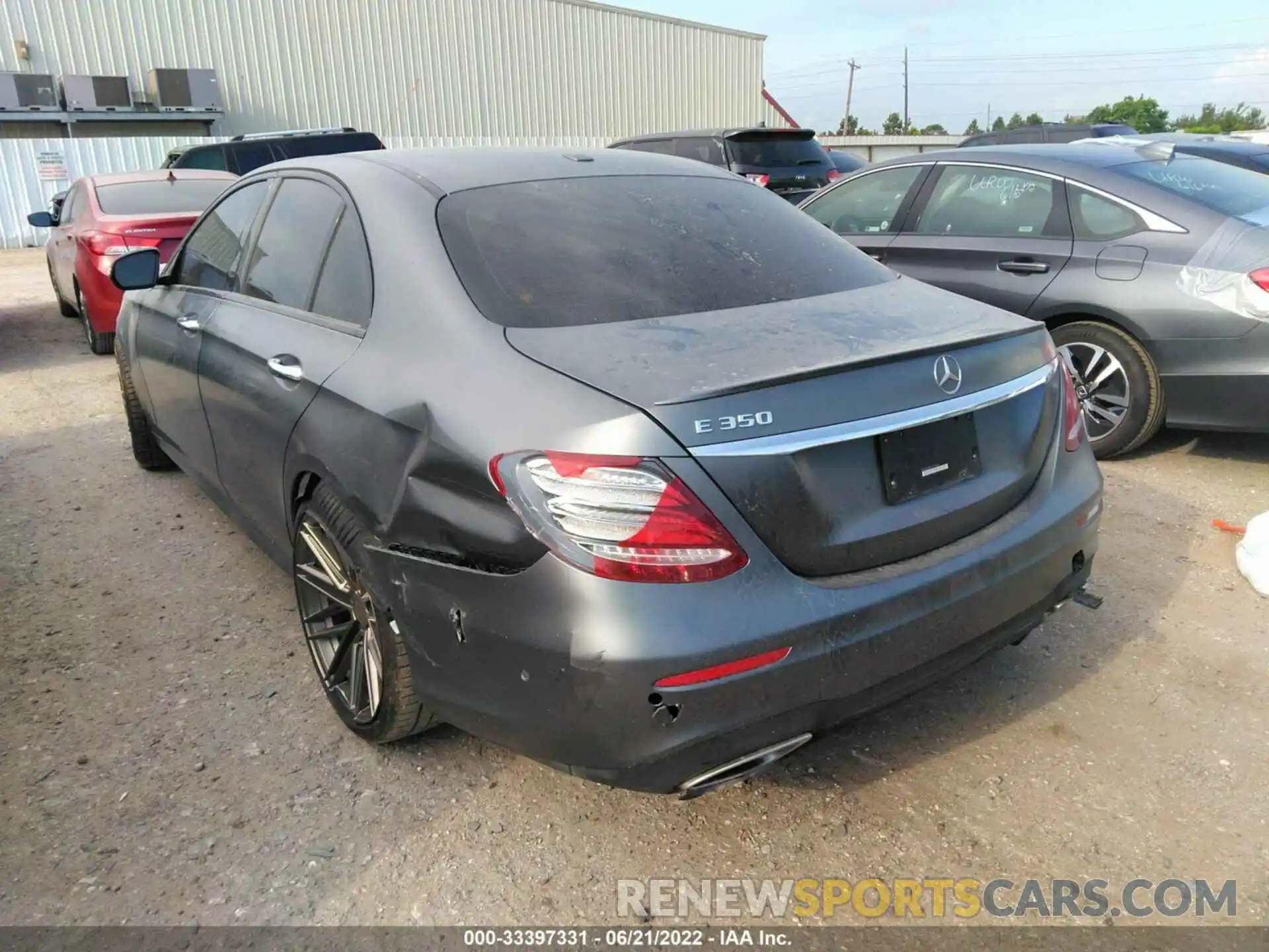 3 Photograph of a damaged car WDDZF8DB0LA752446 MERCEDES-BENZ E-CLASS 2020