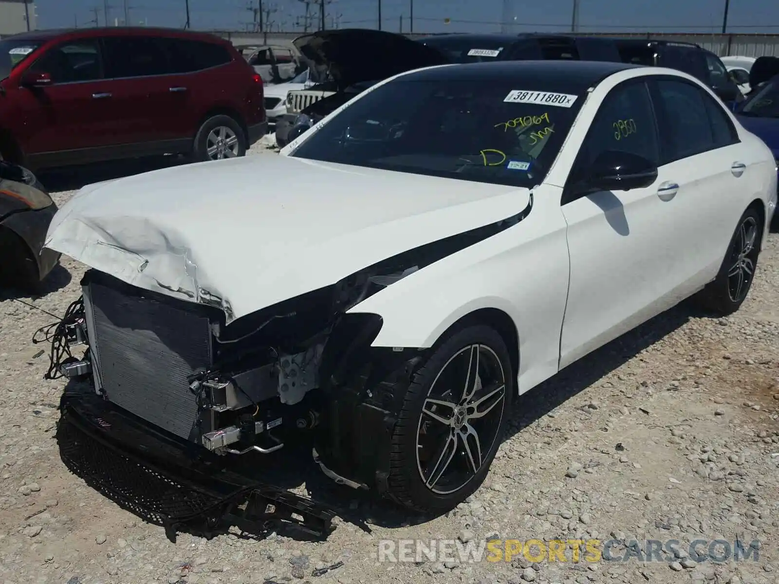 2 Photograph of a damaged car WDDZF8DB1LA709069 MERCEDES-BENZ E CLASS 2020