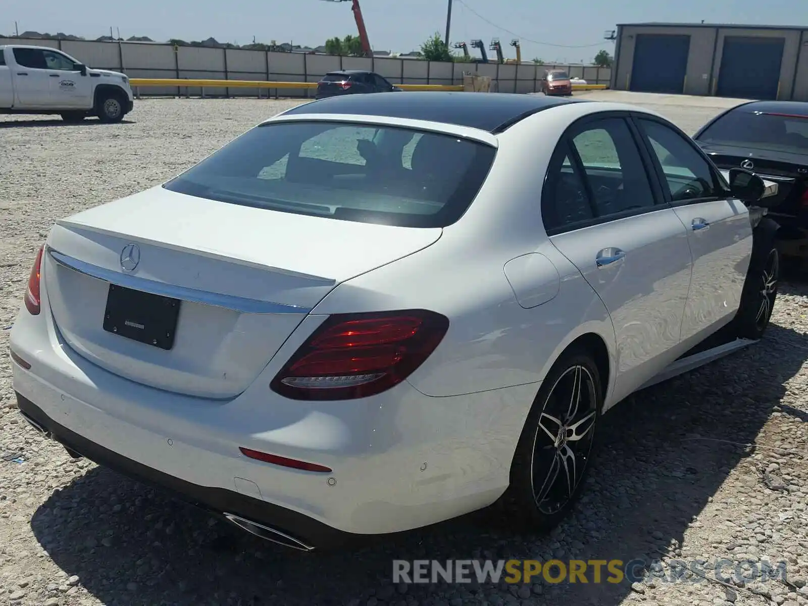 4 Photograph of a damaged car WDDZF8DB1LA709069 MERCEDES-BENZ E CLASS 2020