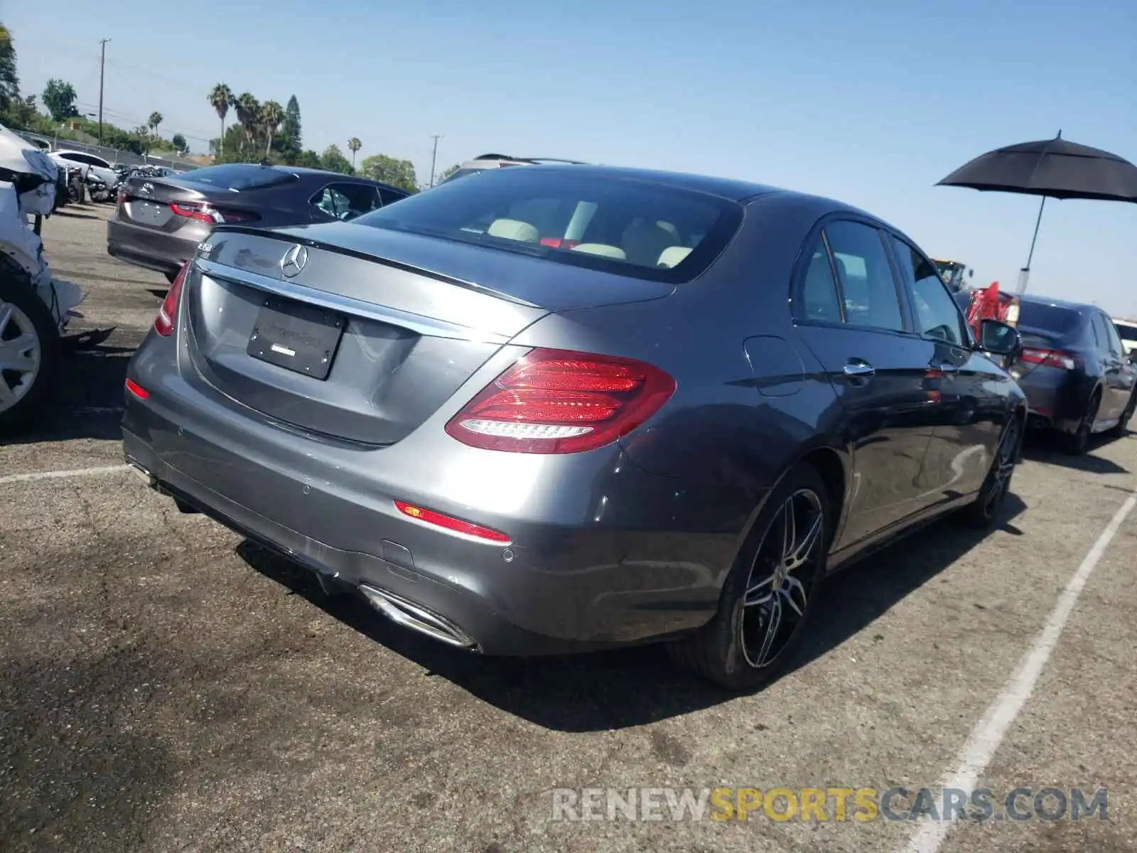 4 Photograph of a damaged car WDDZF8DB1LA714529 MERCEDES-BENZ E CLASS 2020