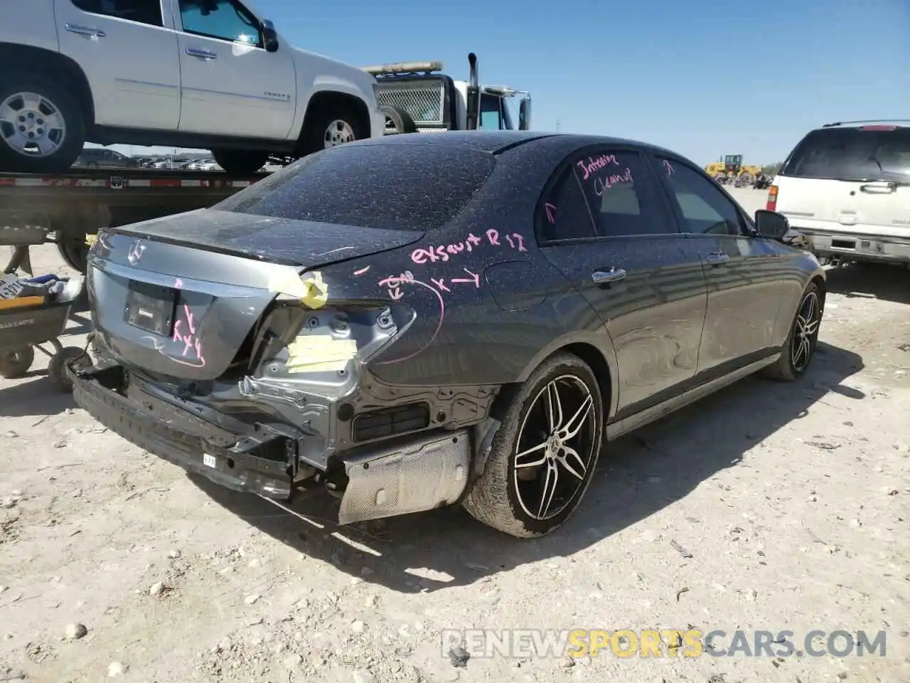 4 Photograph of a damaged car WDDZF8DB2LA711686 MERCEDES-BENZ E-CLASS 2020