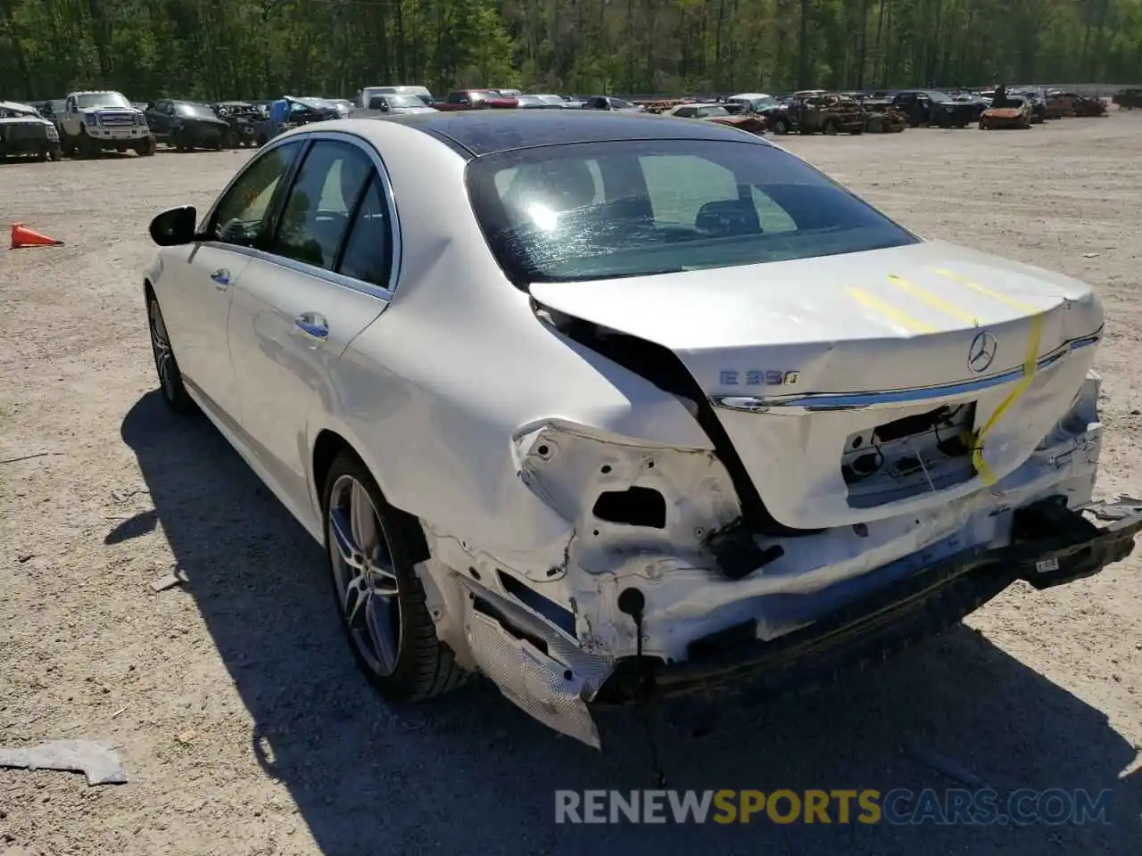 3 Photograph of a damaged car WDDZF8DB2LA733557 MERCEDES-BENZ E-CLASS 2020