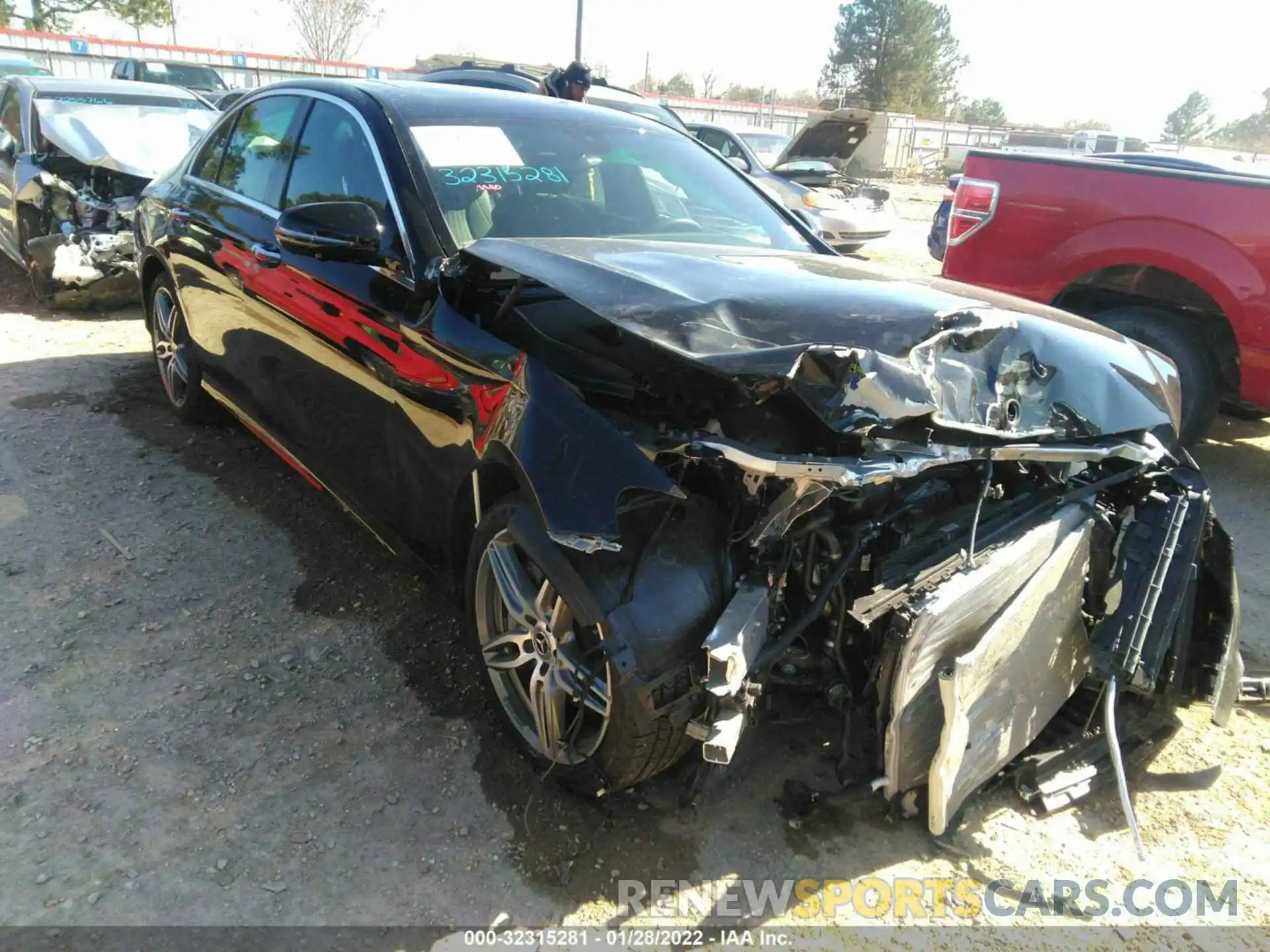 1 Photograph of a damaged car WDDZF8DB2LA739603 MERCEDES-BENZ E-CLASS 2020