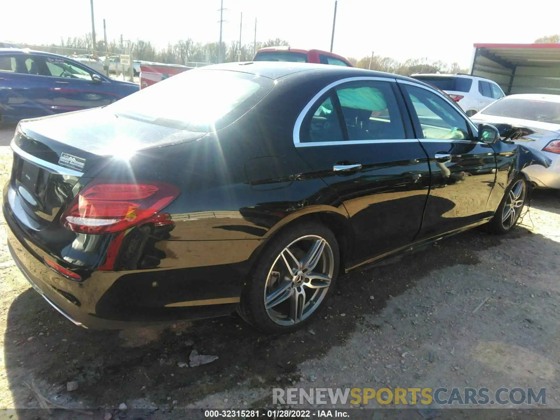 4 Photograph of a damaged car WDDZF8DB2LA739603 MERCEDES-BENZ E-CLASS 2020